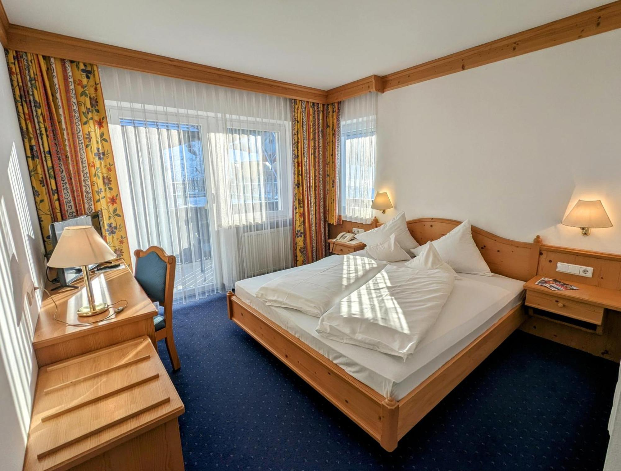 Hotel Heinz Brunico Bagian luar foto