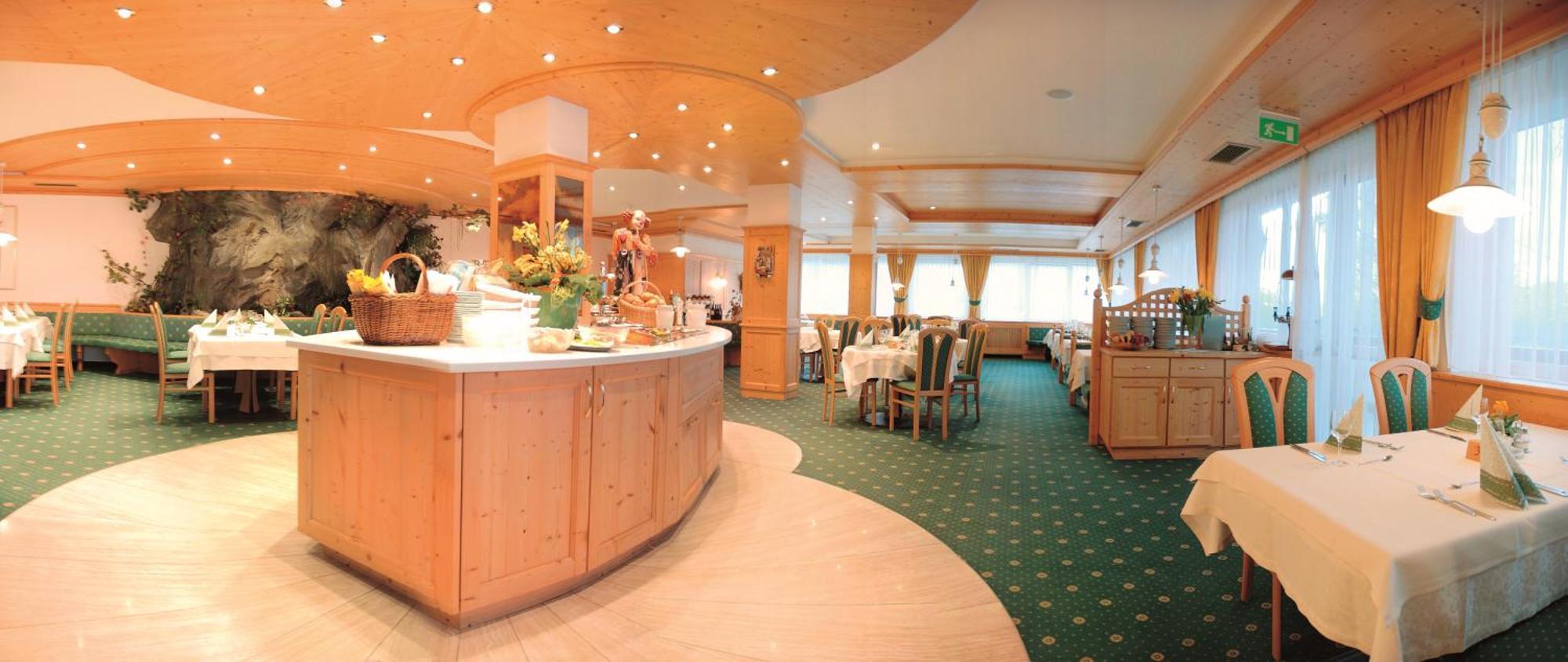 Hotel Heinz Brunico Bagian luar foto